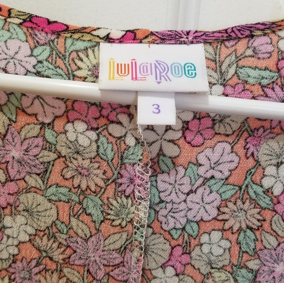 SOLD: Lularoe Bianka kimono - Picture 5 of 5